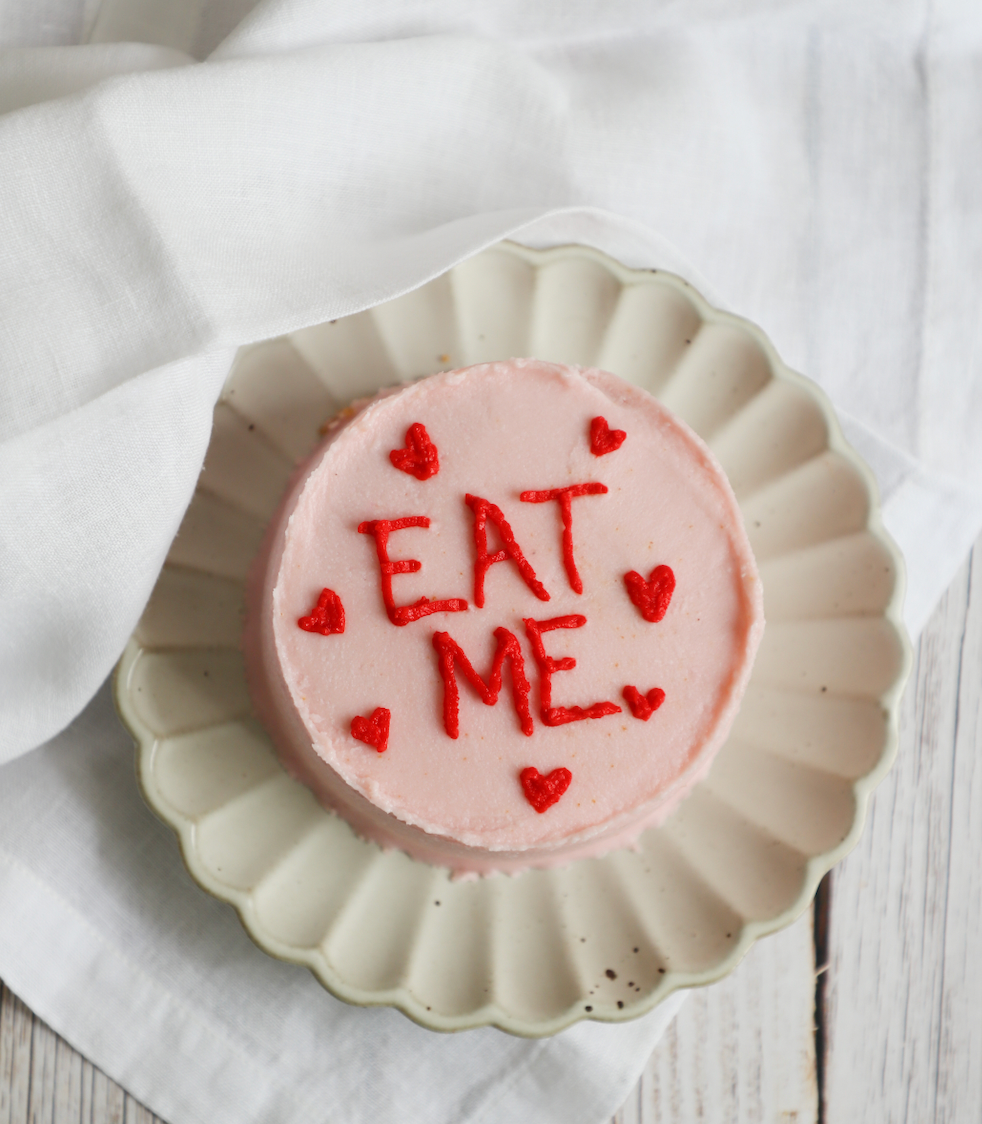 XOXO Mini Cakes - Skinny Cravings